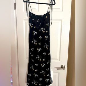 Abercrombie dress with tie strap detail. Worn once and dry cleaned. Size small